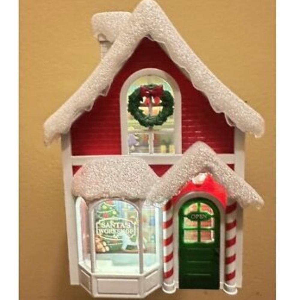 Bath & body Works Christmas, edition wallflower Santa’s workshop. Collectible.